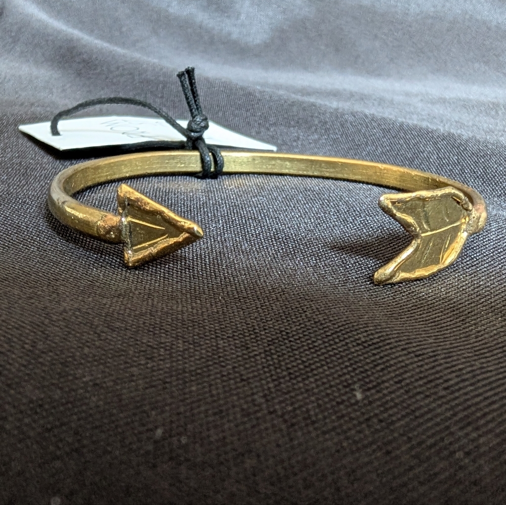 Gold Arrow Bracelet
